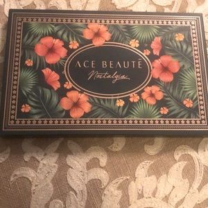 Ace Beaute/ Nostalgia Palette